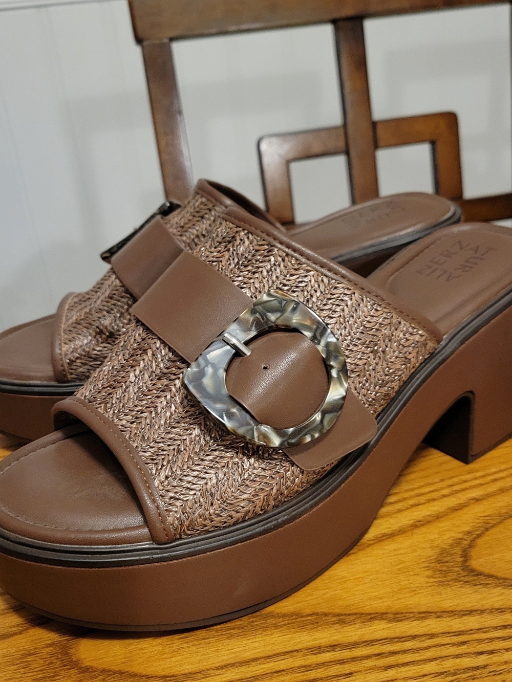 Naturalizer Platform Sandals Size 11M
